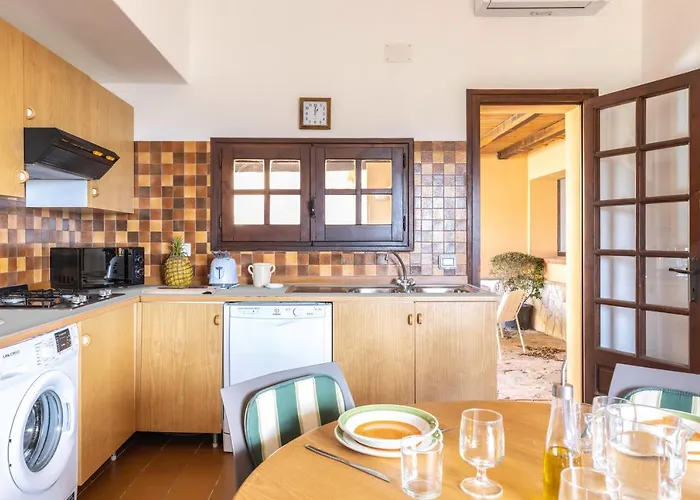 Corallo - Free Wifi - 1km From The Villa